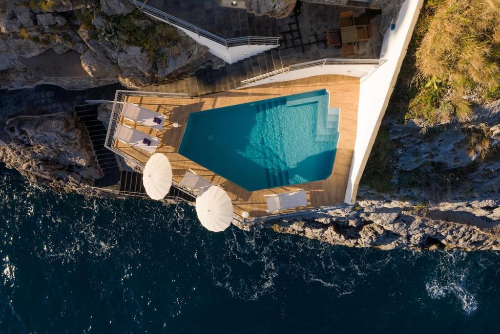 The swimming pool at or close to Villa Elizabeth