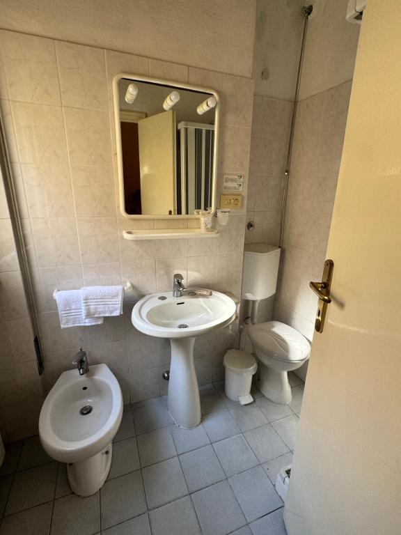 Koupelna v ubytování Hotel Ely