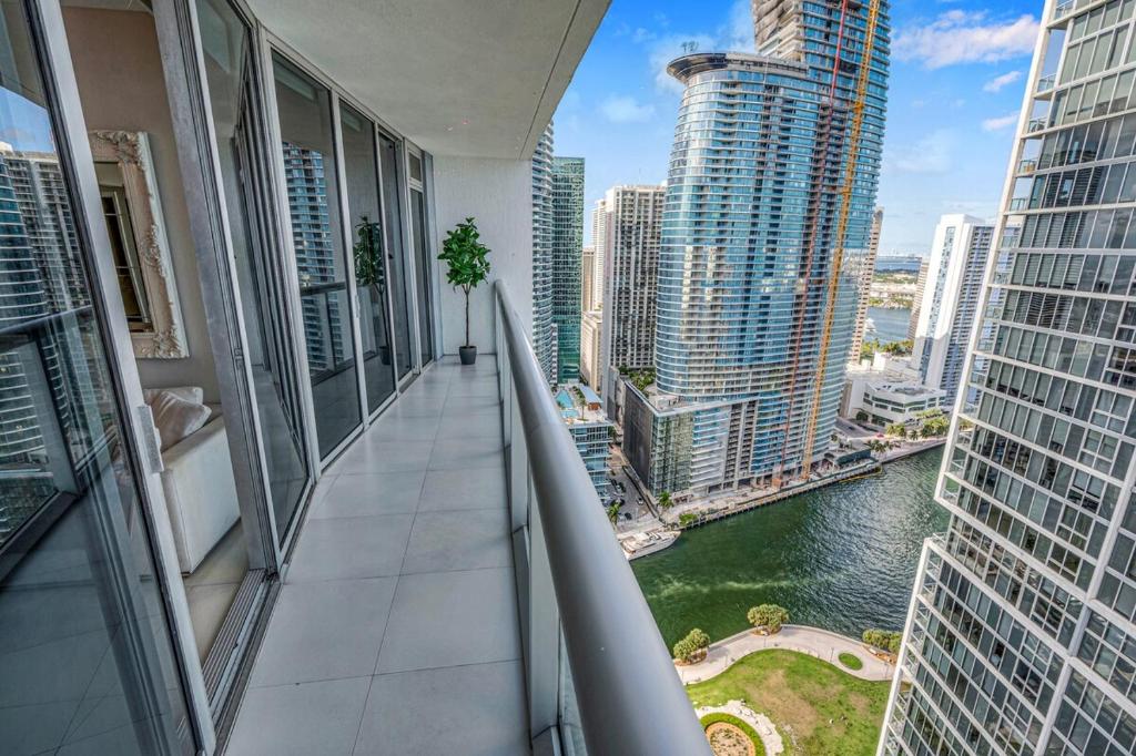 Nespecifikovaný výhled na destinaci Miami nebo výhled na město při pohledu z apartmánu