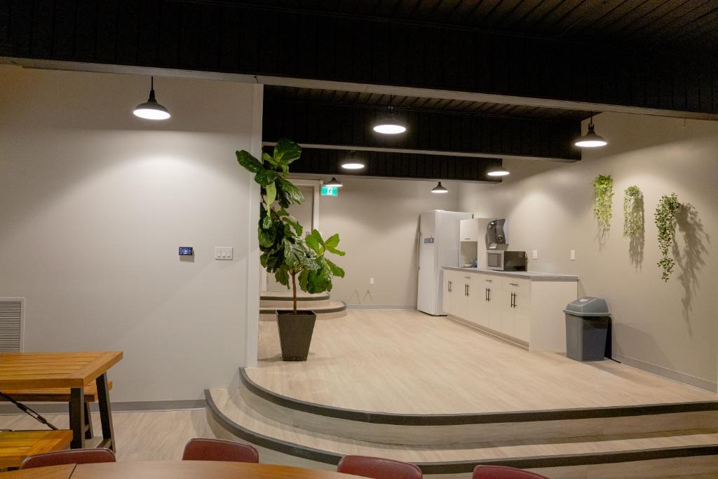 Scott's Inn & Suites - Resim 10