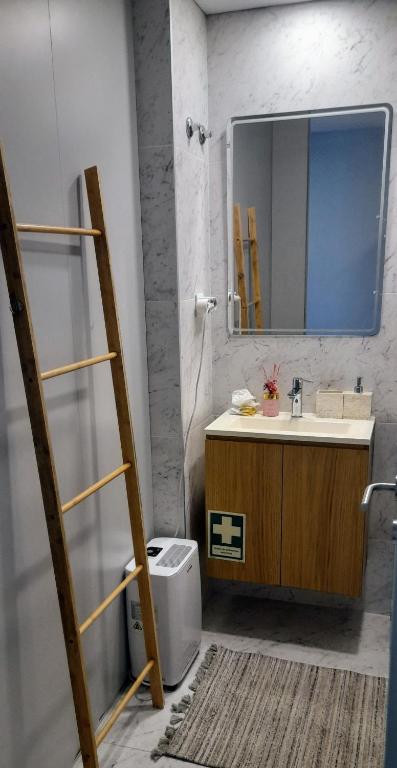 White Design Apartment - 13