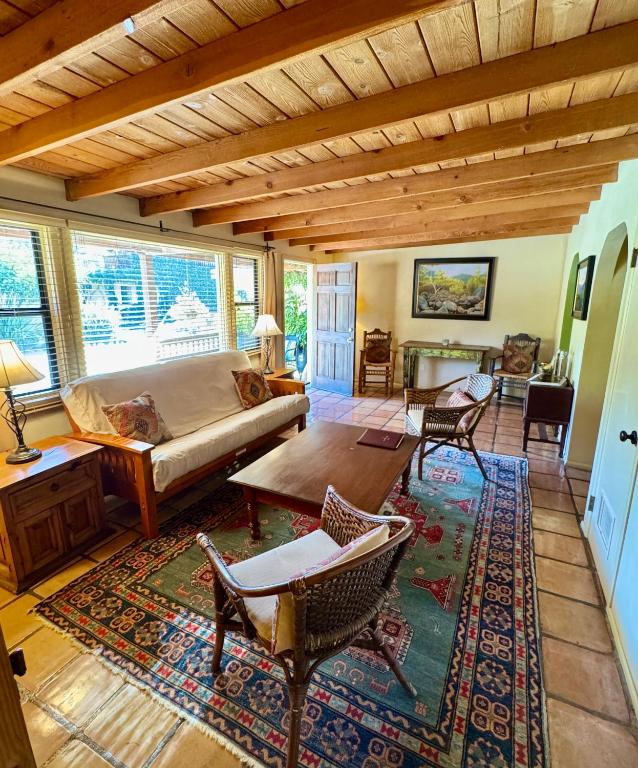 Blue Iguana Inn - 