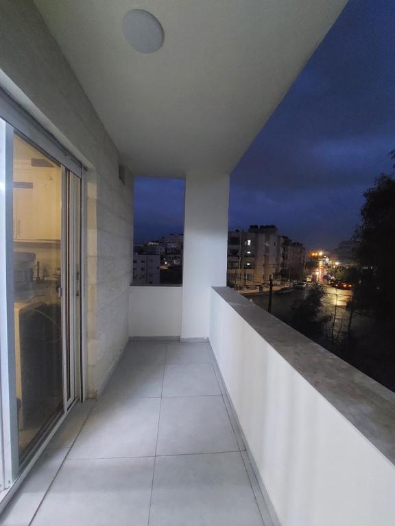 Balkón nebo terasa v ubytování New zarqa