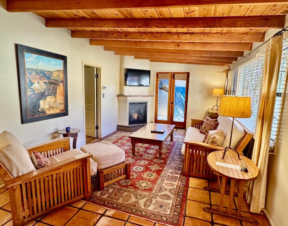 Blue Iguana Inn - 