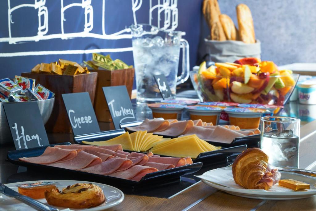 ibis budget Manchester Salford Quays - Resim 34