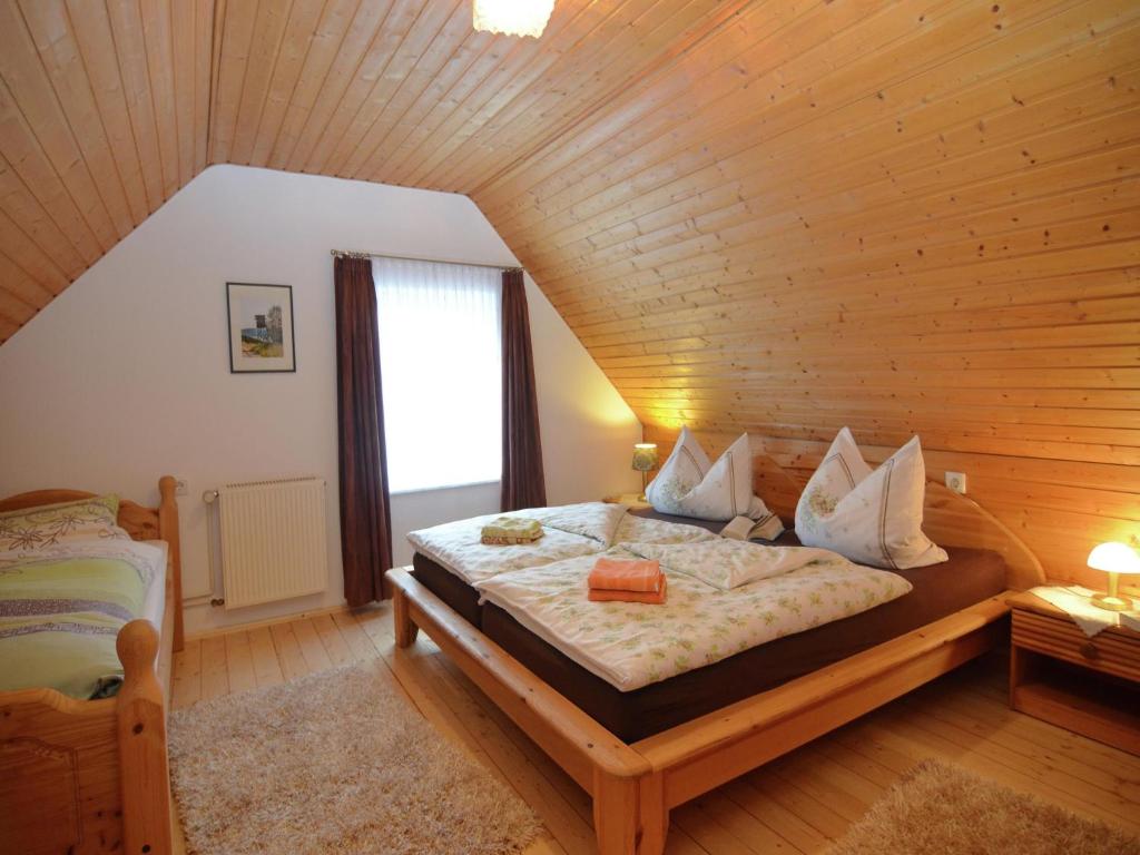 Postel nebo postele na pokoji v ubytování Holiday Home Bestwig near Ski Lift