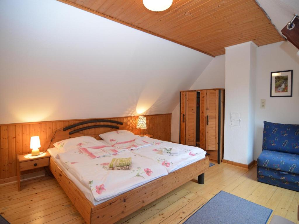 Postel nebo postele na pokoji v ubytování Holiday Home Bestwig near Ski Lift