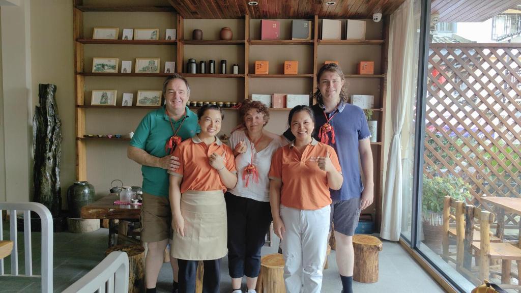 Hosté ubytování Guilin Village Creek Inn-Free private car pick up station stay 3 nights