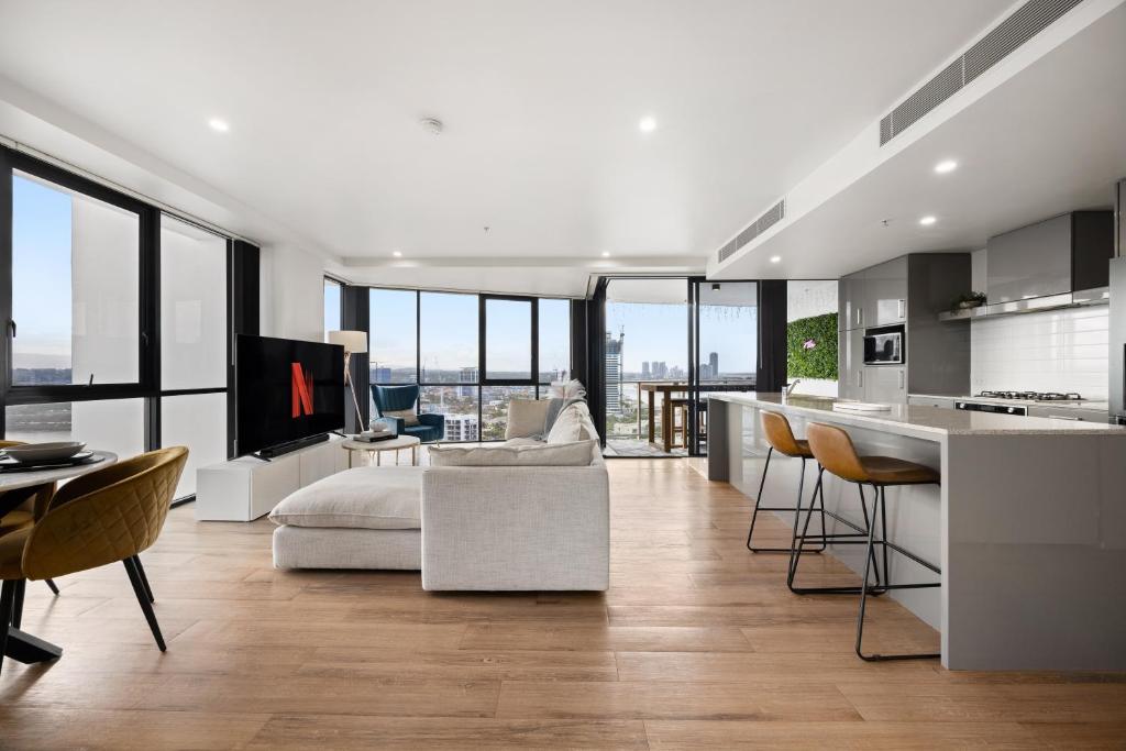 Kuchyň nebo kuchyňský kout v ubytování Stunning Ocean & River View 3BR close to beach and shops