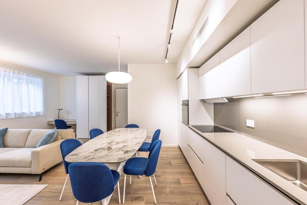 Kuchyň nebo kuchyňský kout v ubytování Trilocale Leonardo Treviglio Upper Stay