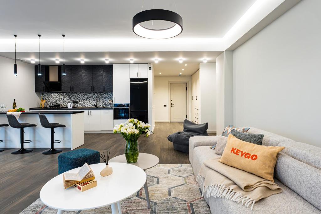 Apartment KeyGo #0124 is the key to a comfortable location