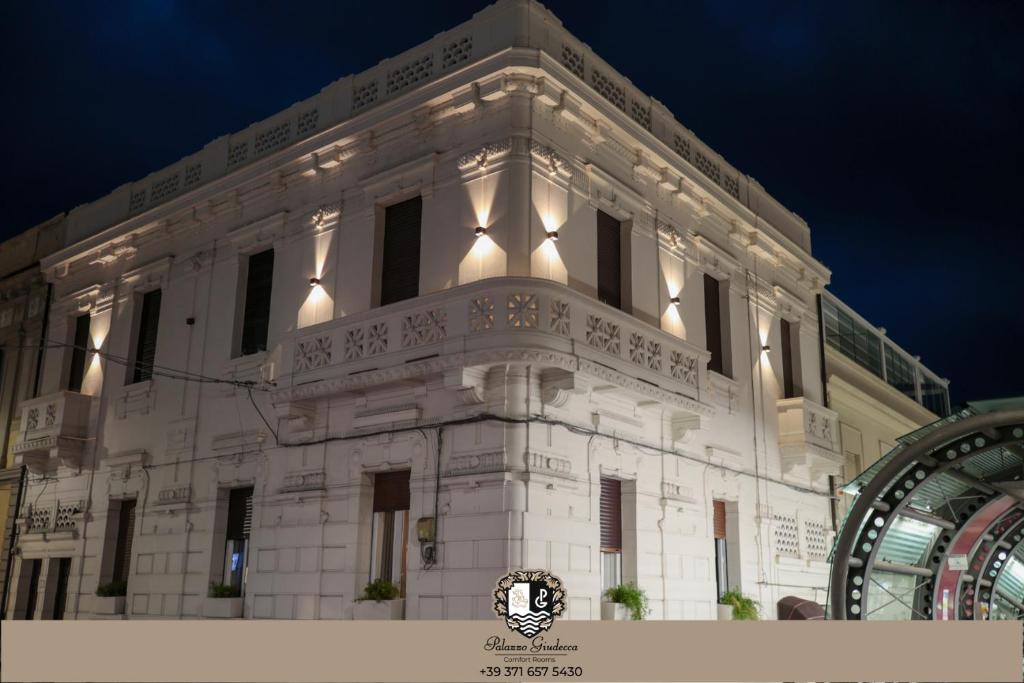Fotografie z fotogalerie ubytování Palazzo Giudecca v destinaci Reggio di Calabria