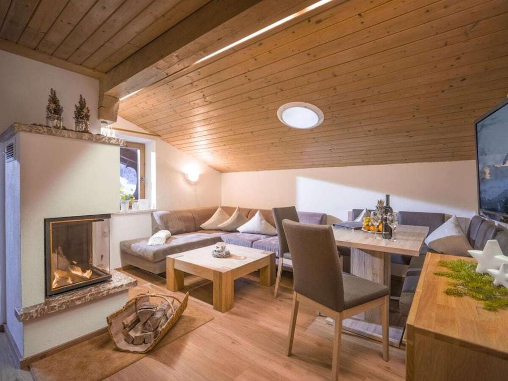 Posedenie v ubytovaní Landhaus Alpbach A Scenic Retreat