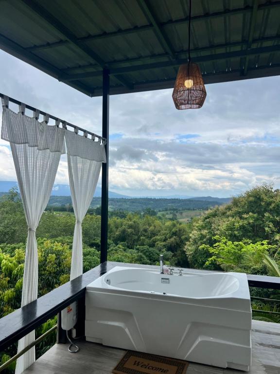 บ้านภูไผ่ ไร่ภูไผ่เบิกตะวัน - Deluxe Double Or Twin Room With Mountain View