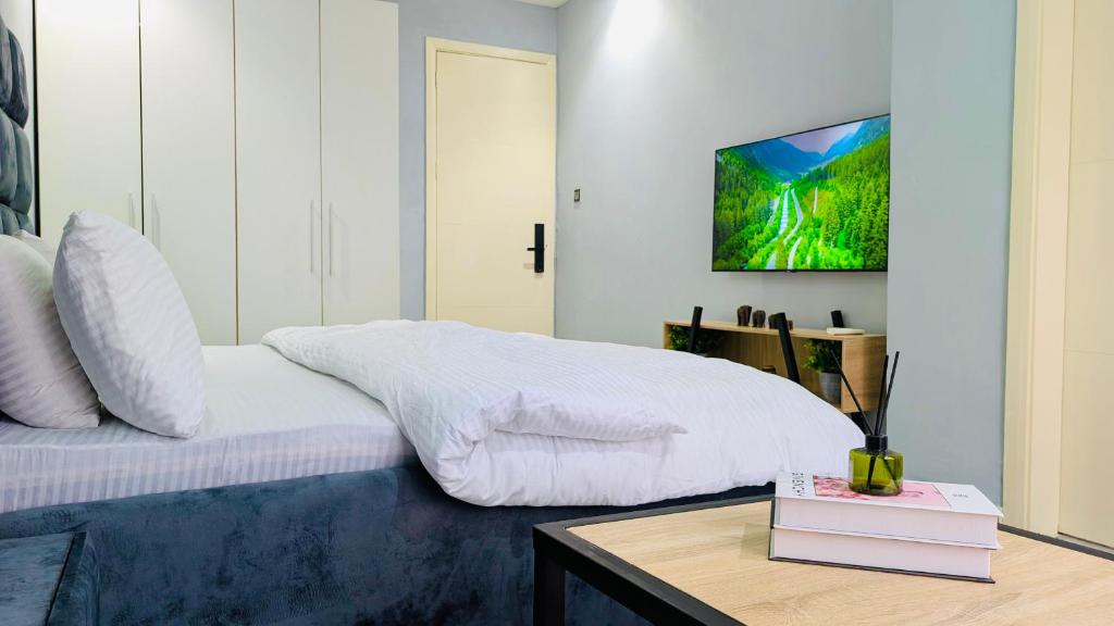TV a/nebo společenská místnost v ubytování Seven Space Coliving