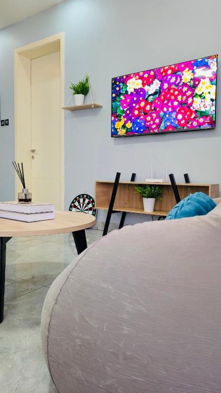 TV a/nebo společenská místnost v ubytování Seven Space Coliving