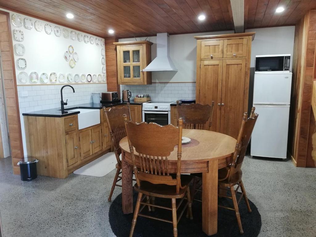 Old Mountain Road Retreat - Resim 3