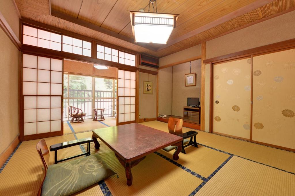 Togakubo 予約する
