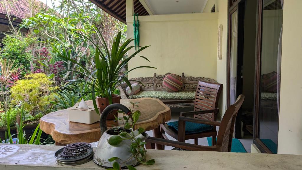 Zahrada ubytování Krisda Ubud Guest House