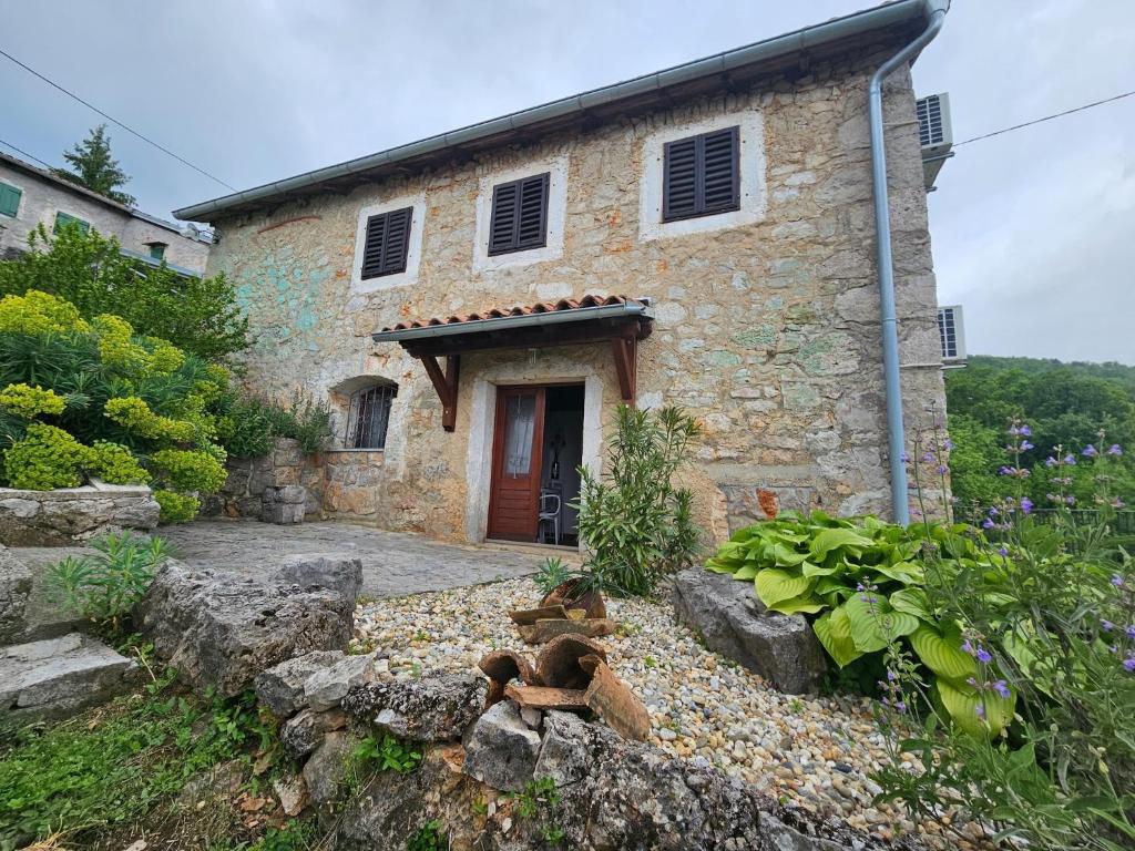Stone House in Dobrec with Sea Views