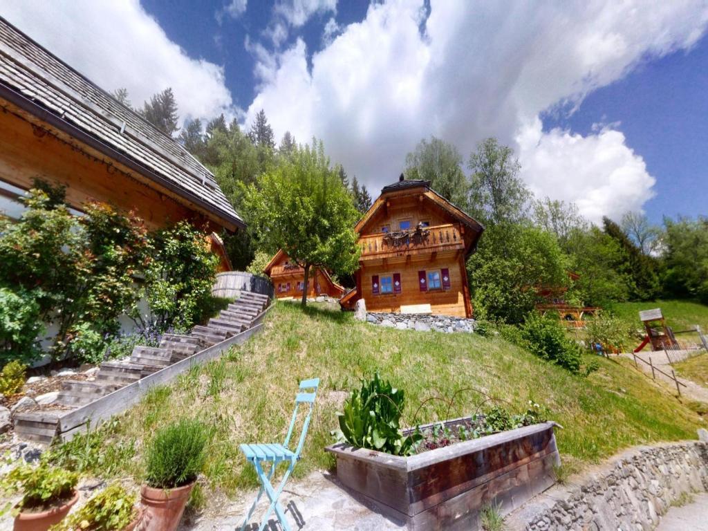 Vonkajšia záhrada v ubytovaní Chalet in Neukirchen
