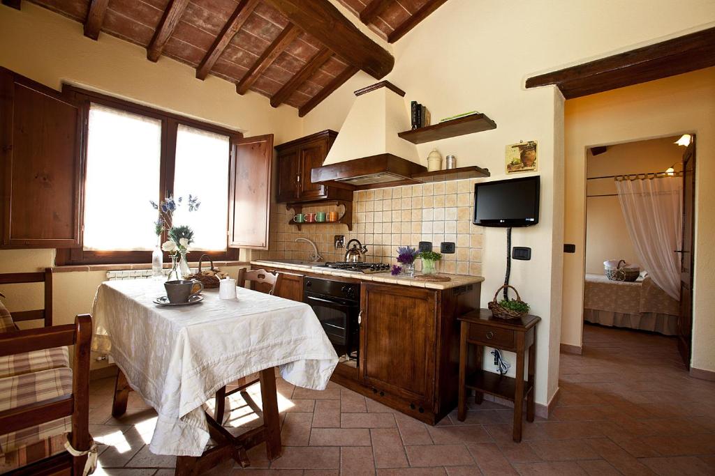 Kuchyň nebo kuchyňský kout v ubytování Agriturismo Ripaiani