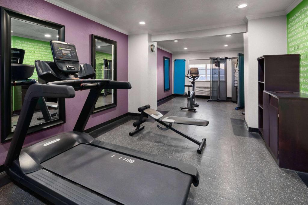 Fitness centrum a/nebo fitness zařízení v ubytování La Quinta by Wyndham North Orem