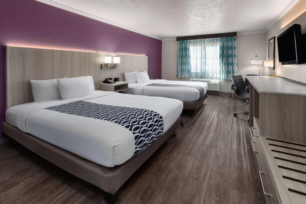 Postel nebo postele na pokoji v ubytování La Quinta by Wyndham North Orem