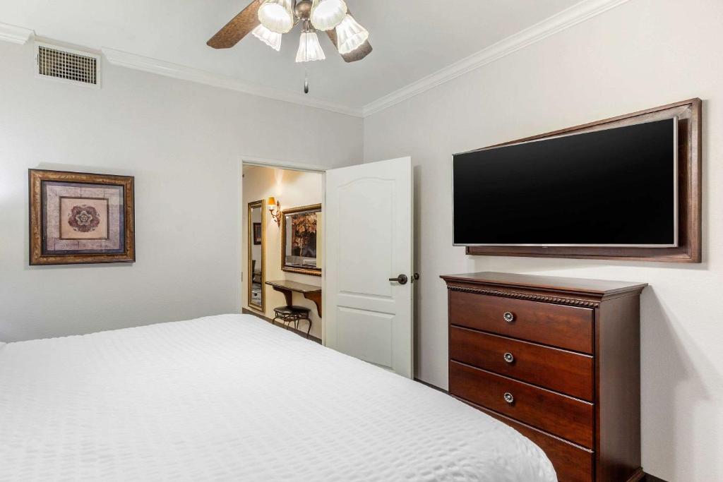 Clarion Pointe Sulphur Springs - King Suite - Non-fumeur