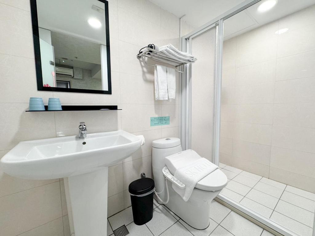 Bilik mandi di 西門雲町旅店 Sky Gate Hotel