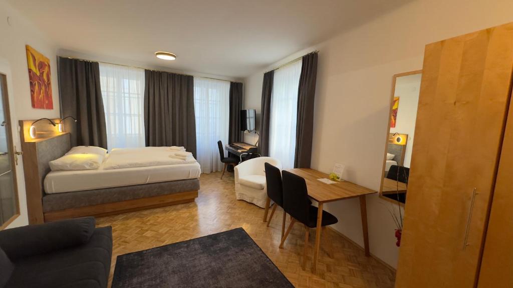 Postel nebo postele na pokoji v ubytování Guesthouse Mozart - Apartment House