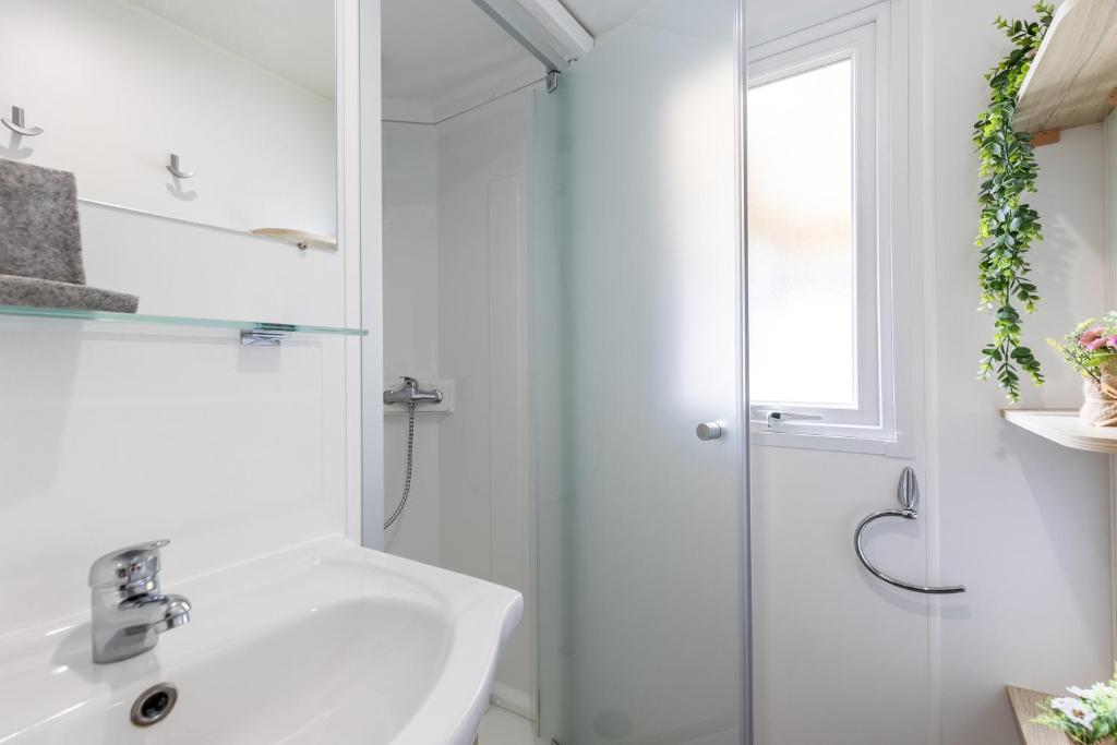 Łazienka w obiekcie Mobilhome 6-8 personnes Cap Ferret