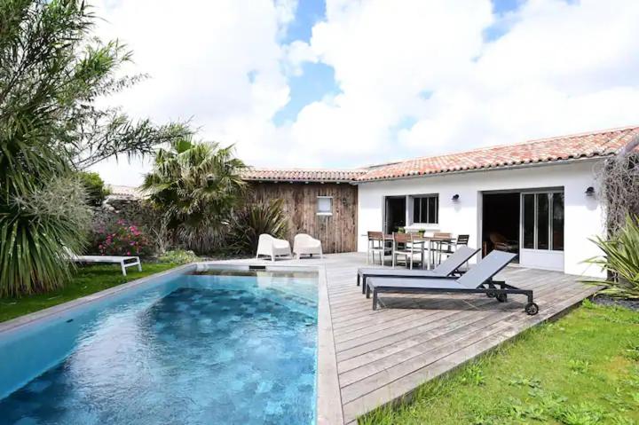 Photo de la galerie de l'établissement Fabuleuse maison architecte 10 pers piscine Sainte Marie de Ré, à Sainte-Marie de Ré