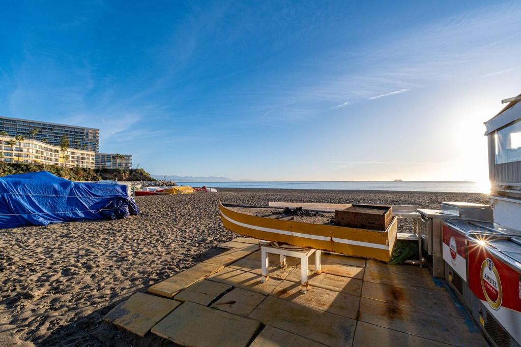 031 Beachfront 2 Bed La Carihuela Private Apartment