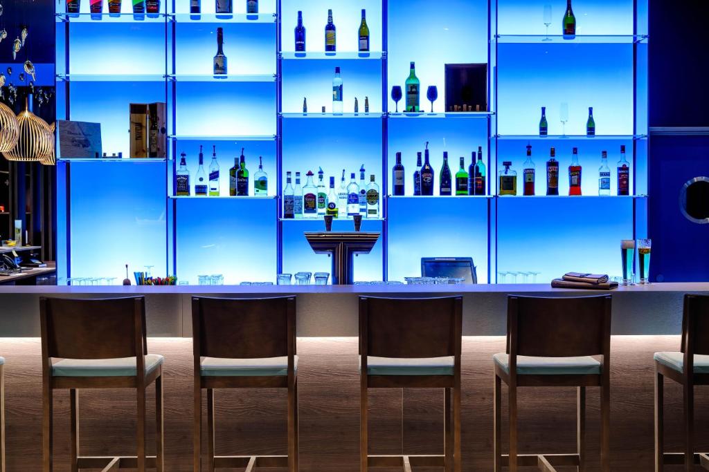 Lounge nebo bar v ubytování Ibis Styles Konstanz