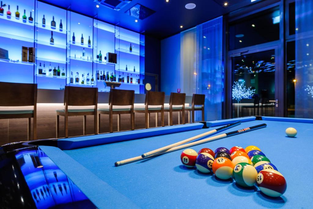 Biliár nebo kulečník v ubytování Ibis Styles Konstanz