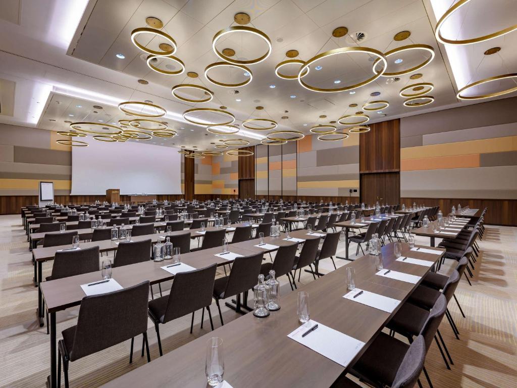 Ärikülastajate ala ja/või konverentsiruum majutusasutuses Mövenpick Hotel Basel