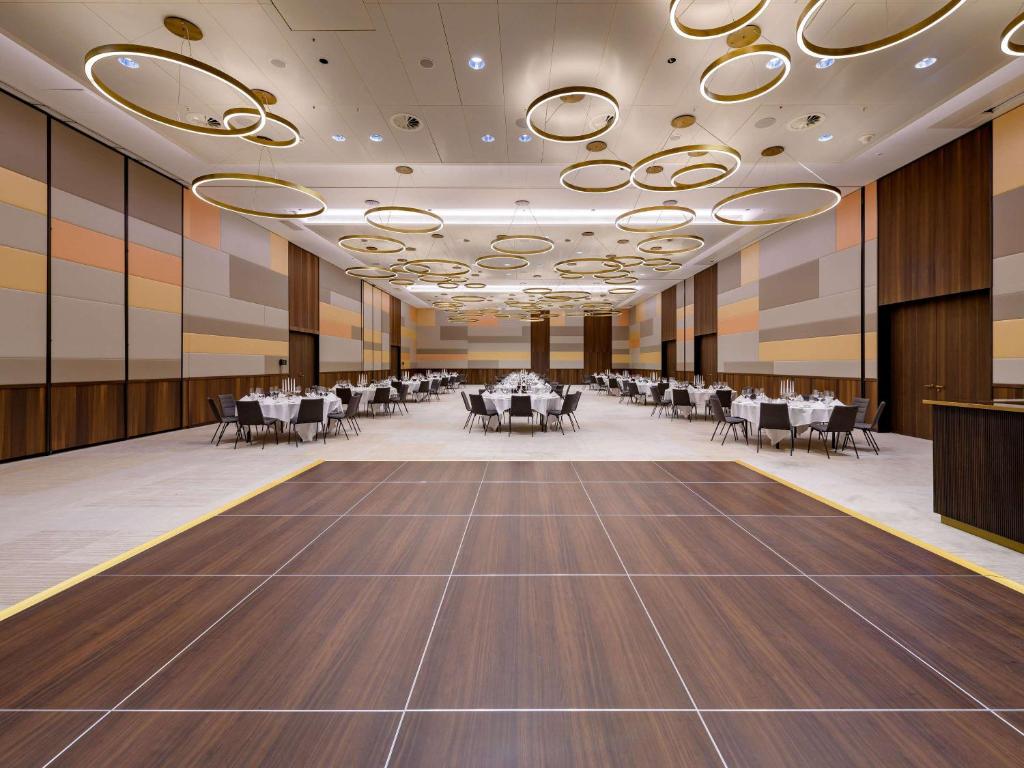 Ärikülastajate ala ja/või konverentsiruum majutusasutuses Mövenpick Hotel Basel