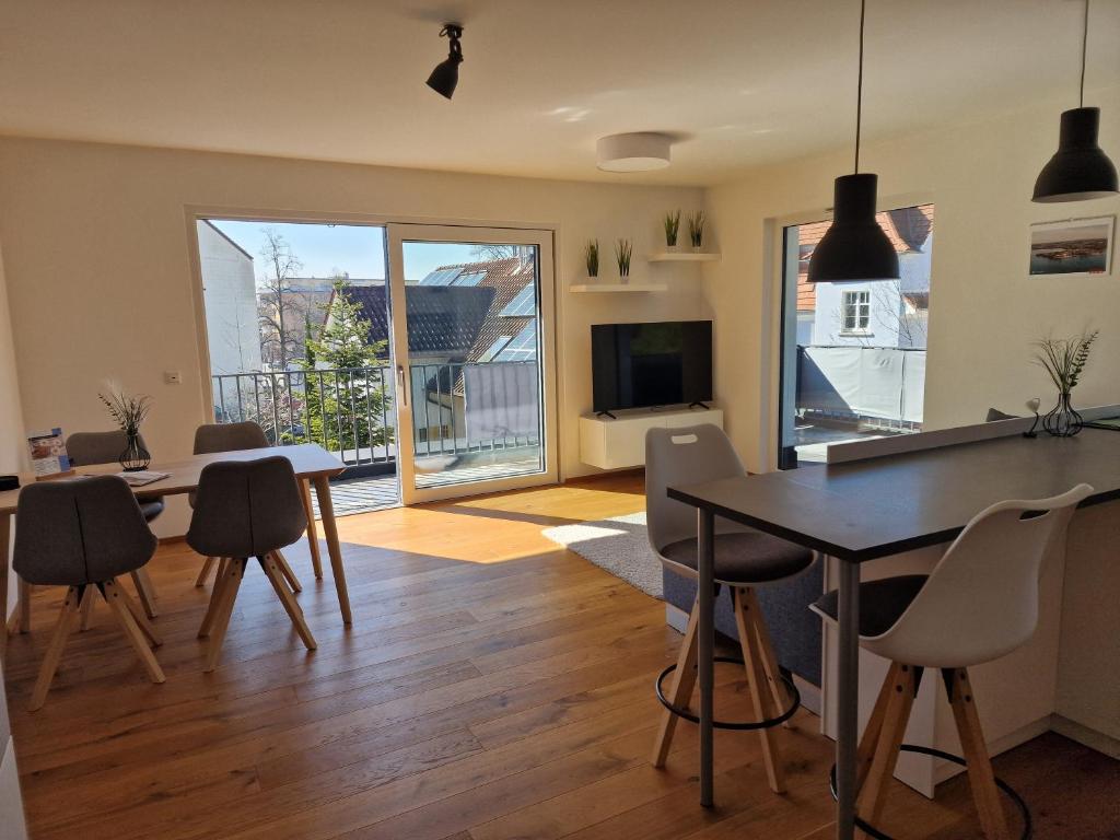 Stadt Und See In Nordamerika 4 Buchstaben Stadt und See, Lindau (updated prices 2025)