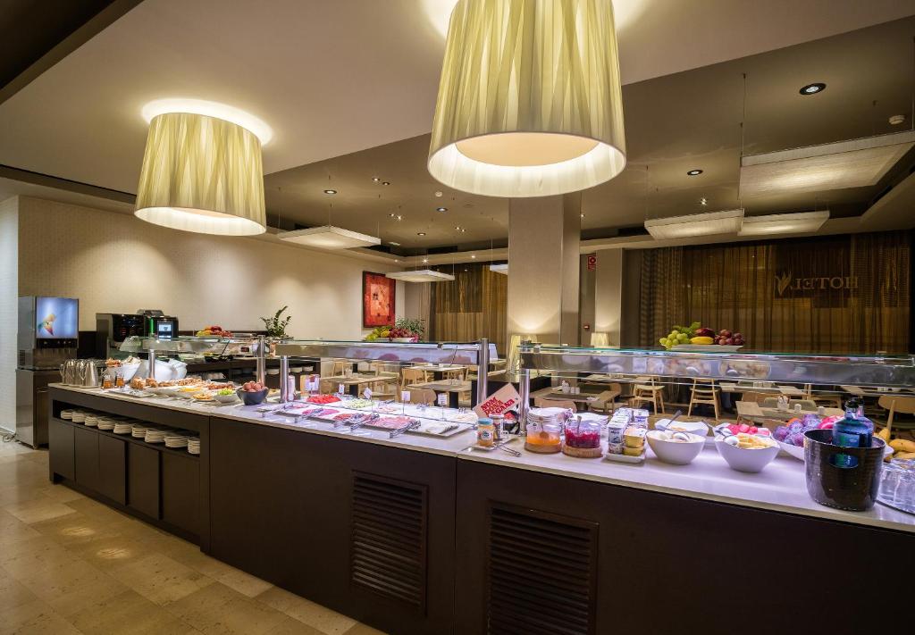 Attica 21 Barcelona Mar - Resim 45