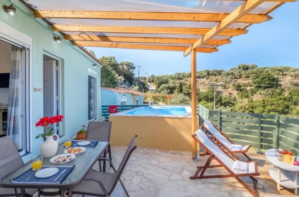 Balkón nebo terasa v ubytování Villa Μyrtali