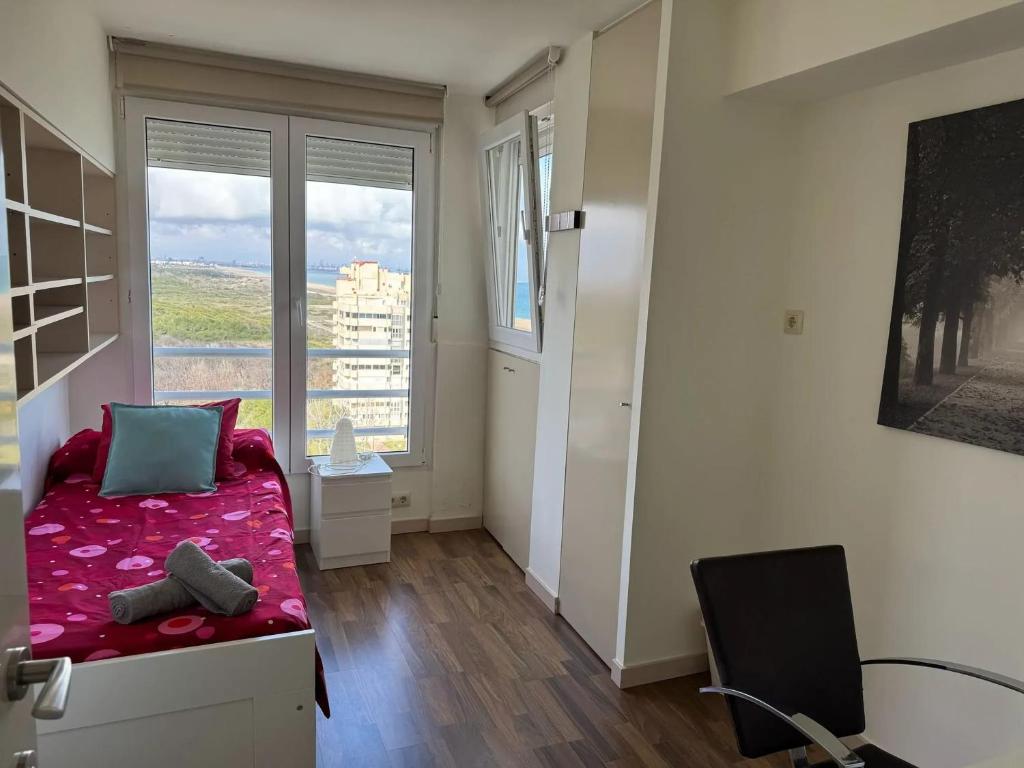 Posteľ alebo postele v izbe v ubytovaní Spacious Apartment in Valencia with Sea View - 160 sqm