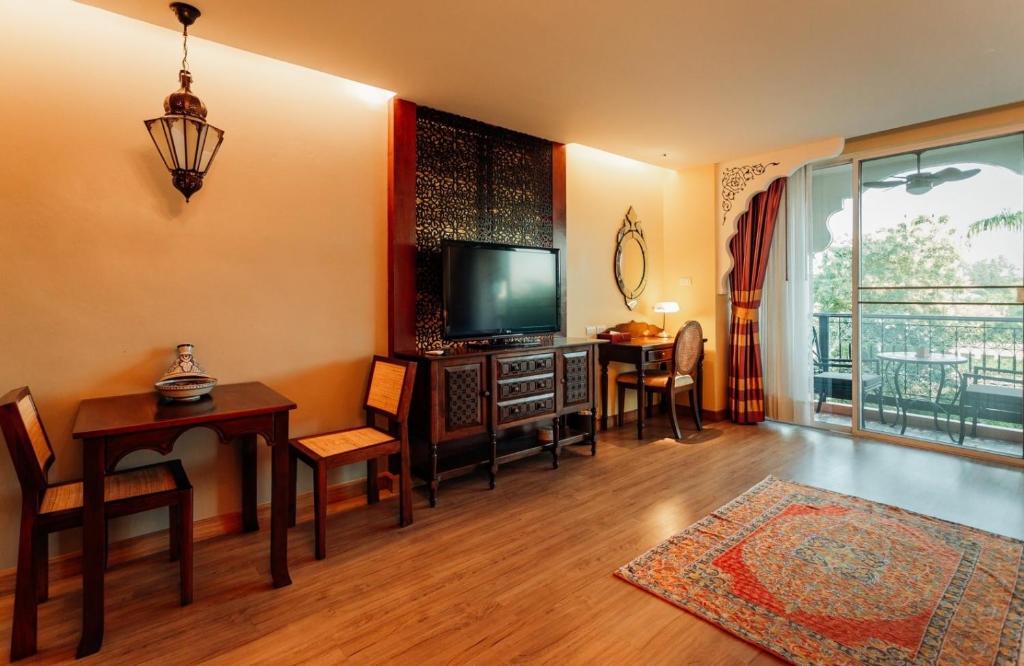 SHEIK ISTANA HOTEL CHIANGMAl - Resim 18