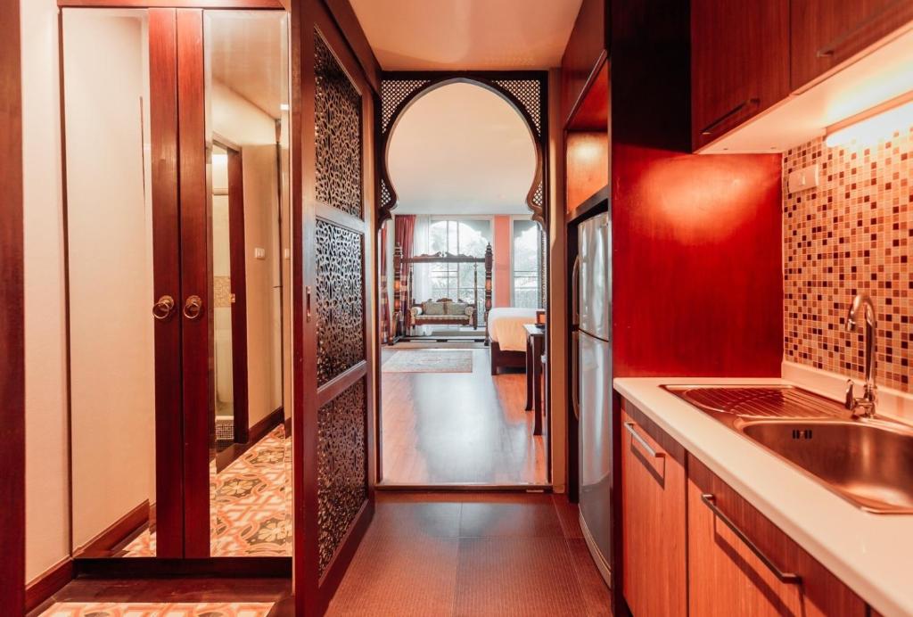 SHEIK ISTANA HOTEL CHIANGMAl - Resim 9