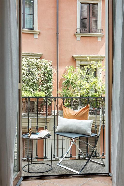 GuestHost - Corso Como Chic Apartment