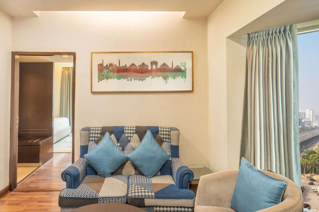 Posezení v ubytování Radisson Gurugram Sohna Road City Center