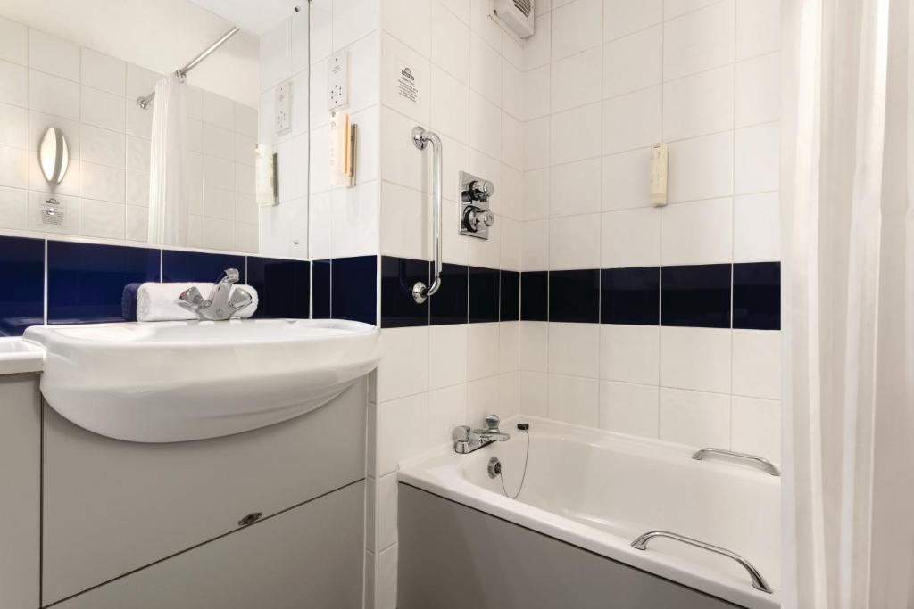 Days Inn Michaelwood M5 - Double Room