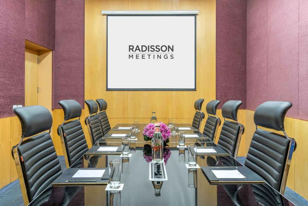 Konferenční prostory v ubytování Radisson Gurugram Sohna Road City Center