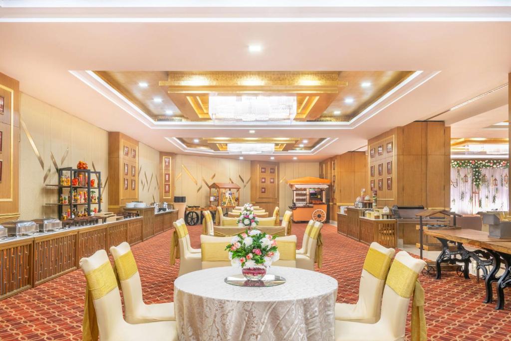 Posezení v ubytování Radisson Gurugram Sohna Road City Center