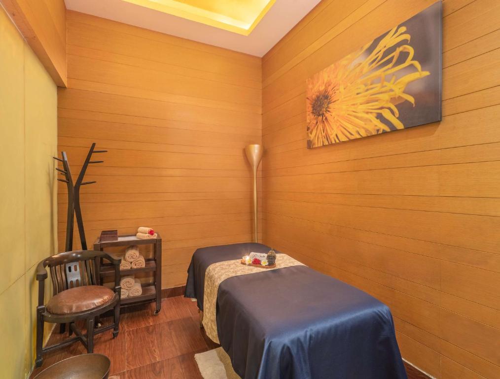 Lázně a/nebo wellness v ubytování Radisson Gurugram Sohna Road City Center